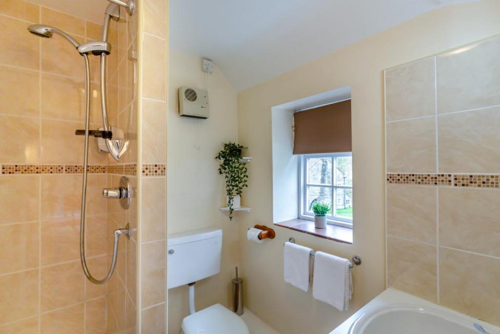 The Barn Guest House And Tearoom Hutton le Hole Екстер'єр фото